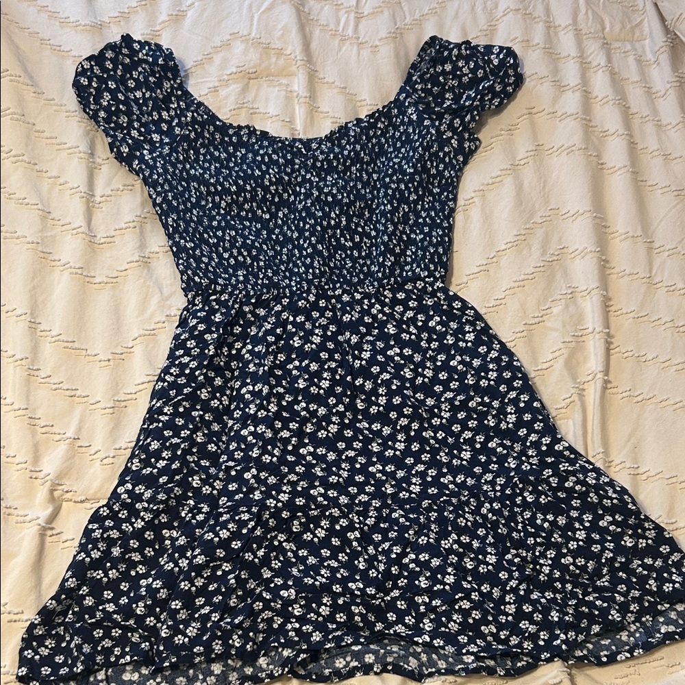 Hollister Swing Dress Blue Floral Print Short Sleeve Stretchy